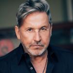 artist image Ricardo Montaner Me va a extrañar Ricardo Montaner Con la London Metropolitan Orchestra
