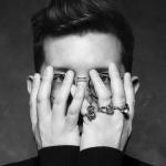 artist image Simon Curtis Super Psycho Love Super 8-Bit Heart
