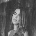 artist image Katrīna Bindere Tev līdzās Tev Līdzās - Single