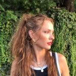 artist image Madison Ryann Ward Mirror Mirror - Single