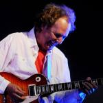 artist image Lee Ritenour's 6 String Theory feat. Lee Ritenour, Andy Mckee, Steve Lukather Shape of My Heart 6 String Theory
