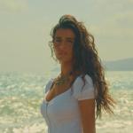 artist image Yaprak Çamlıca Kalbini Dinle Kalbini Dinle - Single