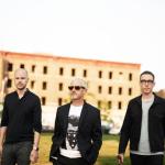 artist image Mihaita Piticu Fac bani si legat la ochi Above & Beyond - Group Therapy (Deluxe Version)