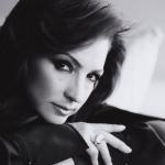 artist image Gloria Estefan Get on Your Feet 